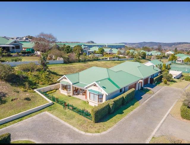 3 BEDROOM TOWNHOUSE FOR SALE IN OATLANDS NORTH